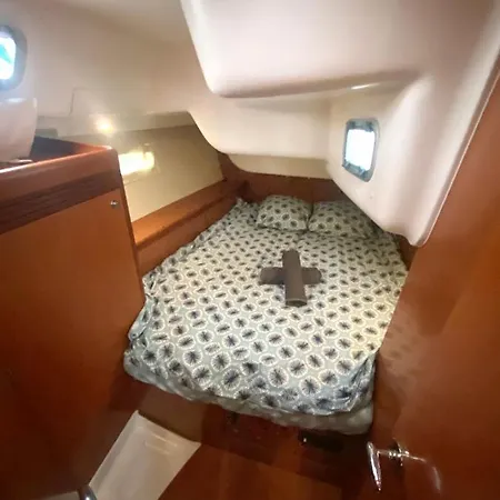 Experience A Bord A La Rochelle Sur Un Voilier Oceanis 40 * La Rochelle (Charente-Maritime)