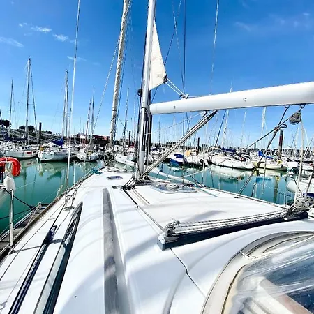 Experience A Bord A La Rochelle Sur Un Voilier Oceanis 40 Botel *